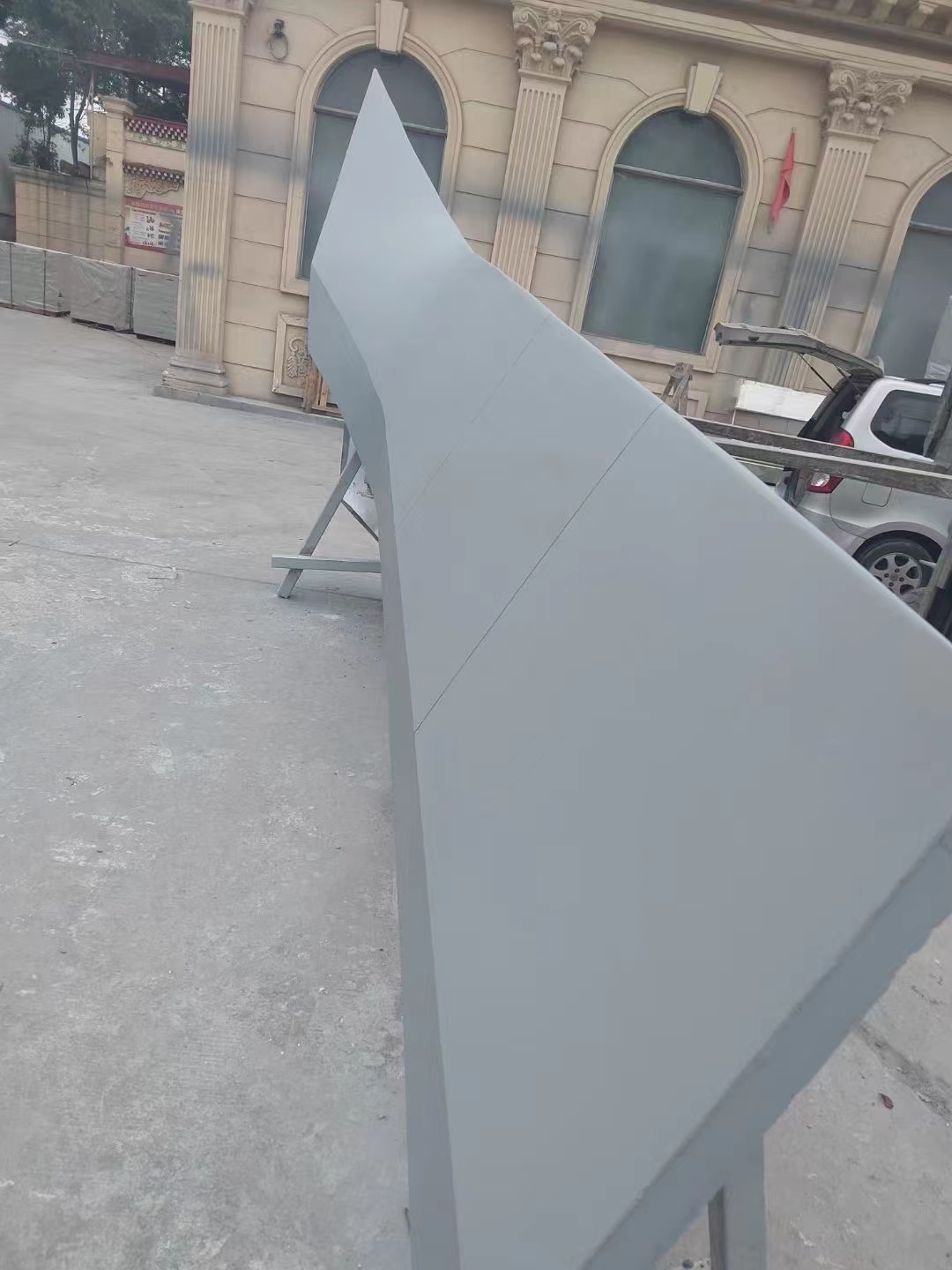 微信圖片_20240125144106 開槽的尺寸應根據(jù)GRC掛板的厚度和安裝要求進行確定