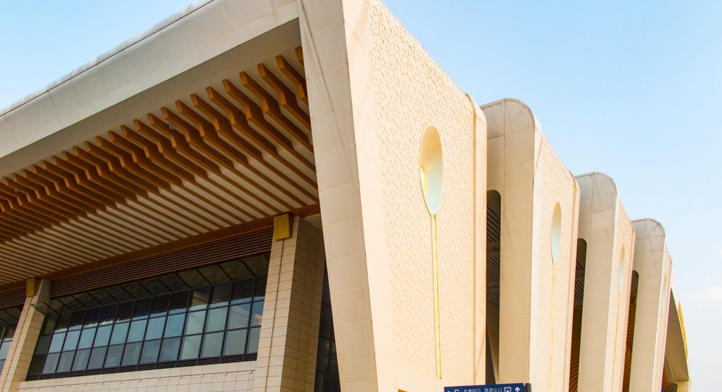 grc仿砂巖掛板有哪些優(yōu)勢？貴州仿砂巖廠家