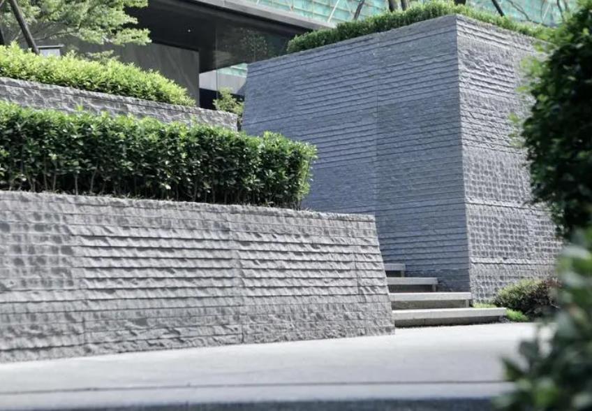 GRC廠家：GRC斧鑿石掛板如何安裝？