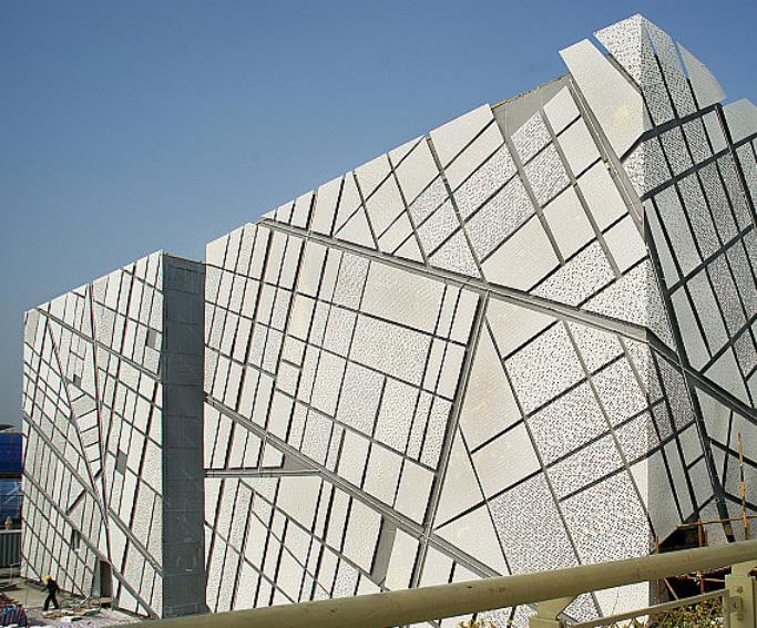 GRC幕墻裝飾：時(shí)代建筑的時(shí)尚之選